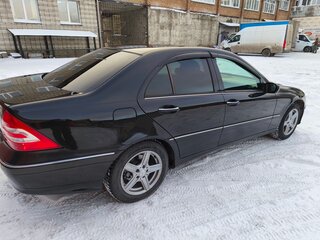 2006 Mercedes-Benz C-Класс 180 II (W203) Рестайлинг, чёрный, 800000 рублей, вид 3