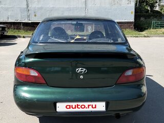 1997 Hyundai Lantra II, зелёный, 150000 рублей, вид 2