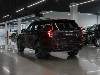 2025 Volvo XC90 B6 II Рестайлинг 2, красный, 9900000 рублей, вид 5