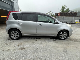 2008 Nissan Note I Рестайлинг, серебристый, 450000 рублей, вид 2