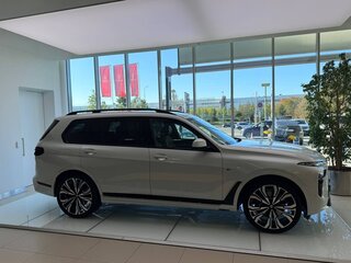 2026 BMW X7 40i I (G07) Рестайлинг, белый, 16480000 рублей, вид 4
