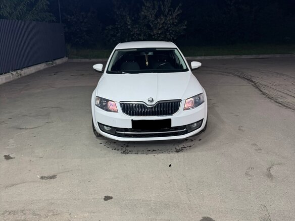 2014 Skoda Octavia III (A7), белый, 1100000 рублей - вид 1