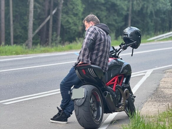 2014 Ducati Diavel Carbon, красный, 1270000 рублей - вид 1