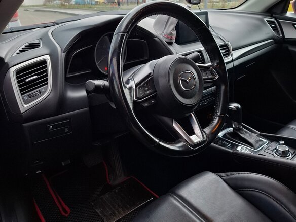 2017 Mazda 3 III (BM) Рестайлинг, красный, 1500000 рублей - вид 6