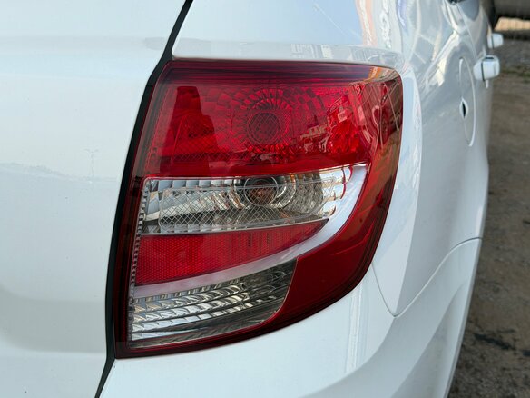 2024 Lada (ВАЗ) Granta I Рестайлинг, белый, 740000 рублей - вид 9