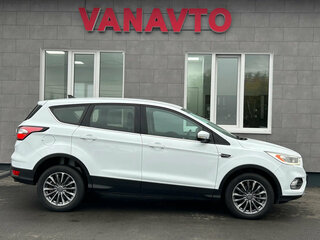 2017 Ford Kuga II Рестайлинг, белый, 1870000 рублей, вид 4