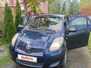 2009 Toyota Yaris II Рестайлинг, синий, 355000 рублей, вид 1