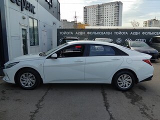 2022 Hyundai Elantra VII (CN7), белый, 2000000 рублей, вид 4