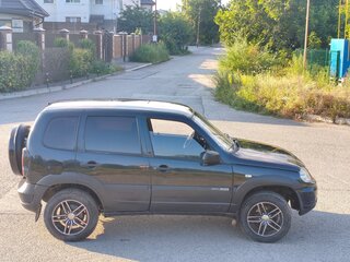 2015 Chevrolet Niva I Рестайлинг, чёрный, 560000 рублей, вид 3
