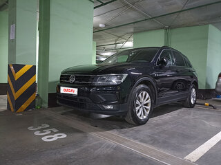 2019 Volkswagen Tiguan II, чёрный, 2350000 рублей, вид 2