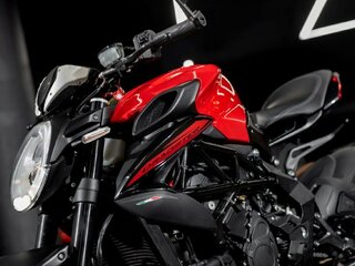 2020 MV Agusta Dragster 800, красный, 990000 рублей, вид 3