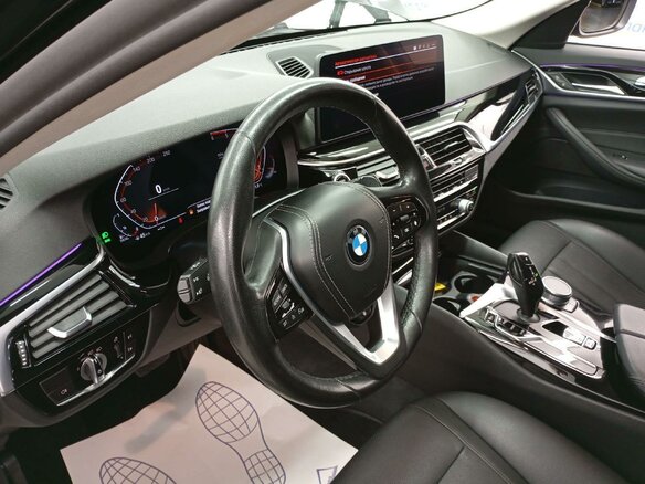 2021 BMW 5 серии 520d xDrive VII (G30/G31/G38) Рестайлинг, чёрный, 3728750 рублей - вид 5