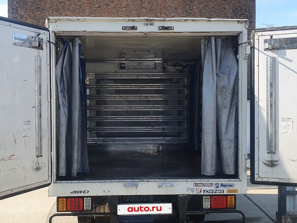 2002 Toyota Dyna, белый, 2150000 рублей - вид 32