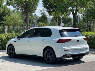 2022 Volkswagen Golf VIII, белый, 1900000 рублей, вид 5