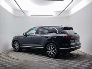 2019 Volkswagen Touareg III, чёрный, 4748000 рублей, вид 5
