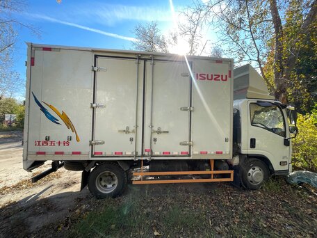 2023 Isuzu Elf (N-series), белый, 3800000 рублей, вид 3