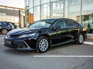 2021 Toyota Camry VIII (XV70) Рестайлинг, чёрный, 2698000 рублей, вид 3