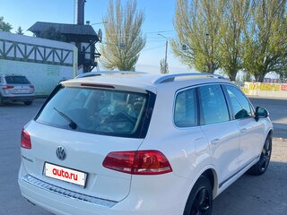 2011 Volkswagen Touareg II, белый, 1650000 рублей, вид 3