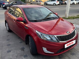 2013 Kia Rio 5-speed III, красный, 750000 рублей, вид 2