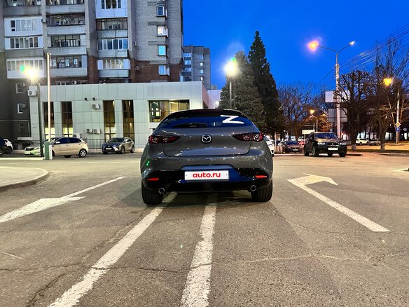 2019 Mazda 3 IV (BP), серый, 2050000 рублей - вид 3
