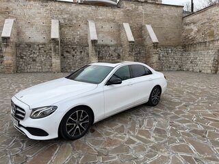 2019 Mercedes-Benz E-Класс 200 d V (W213, S213, C238), белый, 3000000 рублей, вид 2