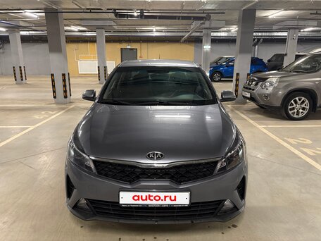 2020 Kia Rio IV Рестайлинг, серый, 1499999 рублей, вид 2