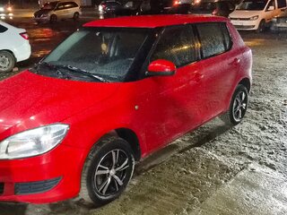 2013 Skoda Fabia II Рестайлинг, красный, 420000 рублей, вид 1