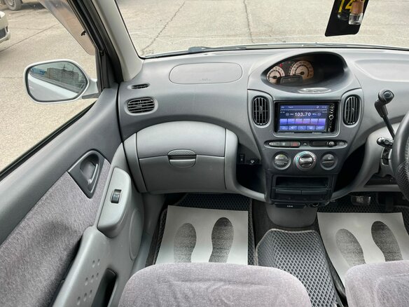 1999 Toyota FunCargo, серый, 449000 рублей - вид 17
