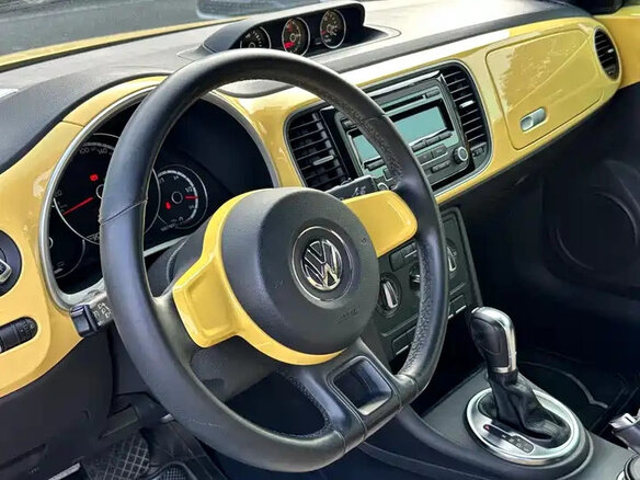 2016 Volkswagen Beetle II (A5), жёлтый, 1290222 рублей - вид 9