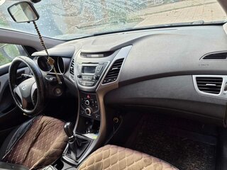 2015 Hyundai Elantra VI (AD), серебристый, 1200000 рублей, вид 5