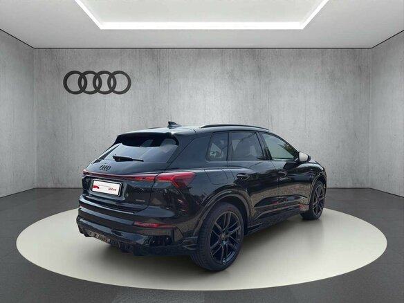 2026 Audi Q4 e-tron I Рестайлинг, чёрный, 7120000 рублей - вид 5