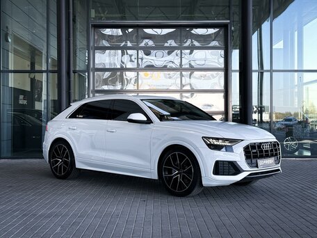 2022 Audi Q8 45 TDI I (4M), белый, 6299000 рублей, вид 1