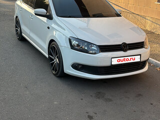 2011 Volkswagen Polo V, белый, 905000 рублей, вид 1