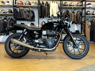 2018 Triumph Street Twin, чёрный, 700000 рублей, вид 3