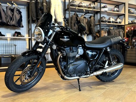 2018 Triumph Street Twin, чёрный, 700000 рублей, вид 1