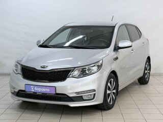 2016 Kia Rio III Рестайлинг, серебристый, 1140000 рублей, вид 1