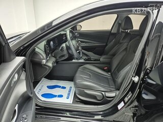 2023 Hyundai Avante VII, чёрный, 1690005 рублей, вид 5