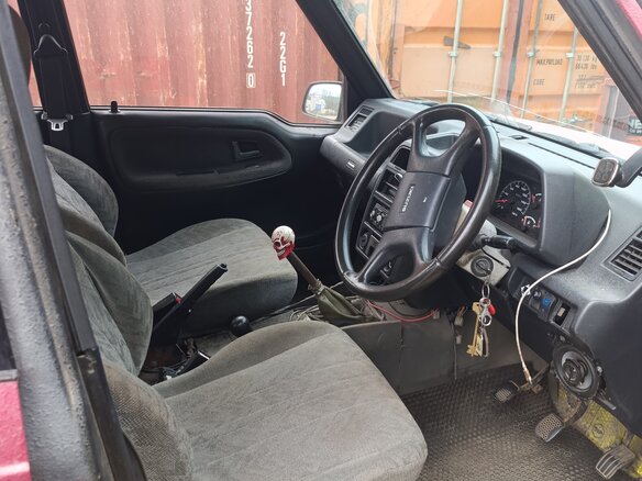 1992 Suzuki Escudo I, красный, 350000 рублей - вид 4