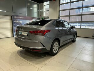 2021 Hyundai Solaris II Рестайлинг, серый, 1300000 рублей, вид 4