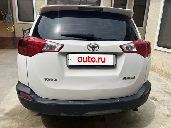 2013 Toyota RAV4 IV (XA40), белый - вид 2