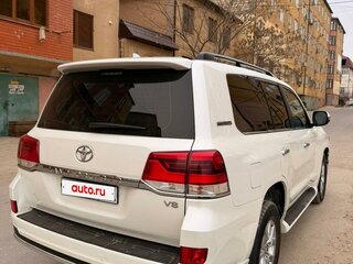 2016 Toyota Land Cruiser 200 Series Рестайлинг 2, белый, 5650000 рублей, вид 4