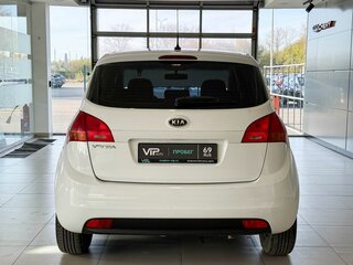 2011 Kia Venga 5-speed I, белый, 725000 рублей, вид 5