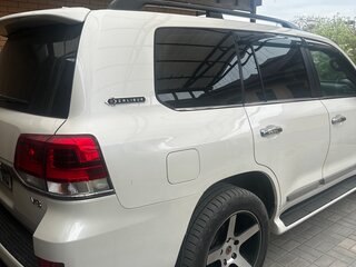 2018 Toyota Land Cruiser 200 Series Рестайлинг 2, белый, 8500000 рублей, вид 4