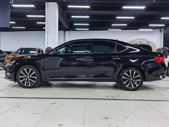 2023 Skoda Superb III Рестайлинг, чёрный - вид 6