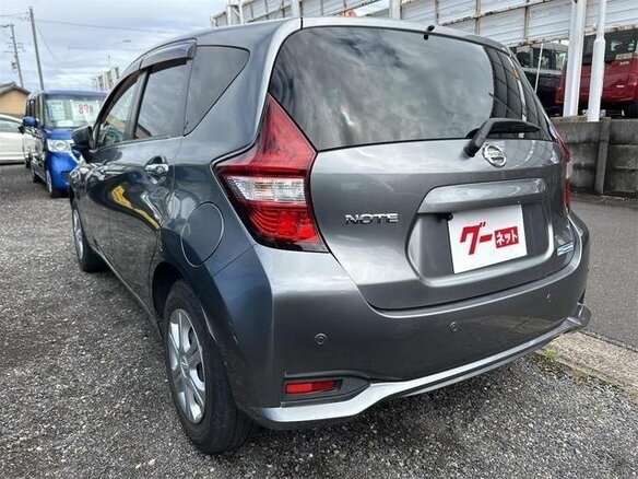 2019 Nissan Note II Рестайлинг, серый, 775000 рублей - вид 5