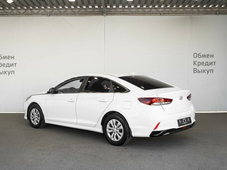 2017 Hyundai Sonata VII (LF) Рестайлинг, белый, 1599000 рублей, вид 4