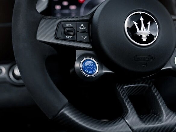 2025 Maserati MC20 Cielo, чёрный, 37000000 рублей - вид 18
