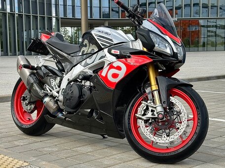 2018 Aprilia Tuono V4, красный, 999999 рублей, вид 3