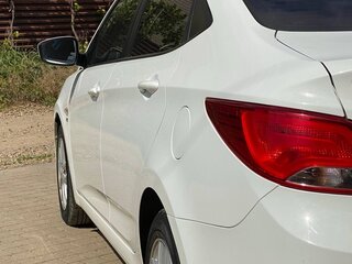 2015 Hyundai Solaris I Рестайлинг, белый, 1190000 рублей, вид 2