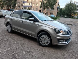 2015 Volkswagen Polo V Рестайлинг, бежевый, 1050000 рублей, вид 2